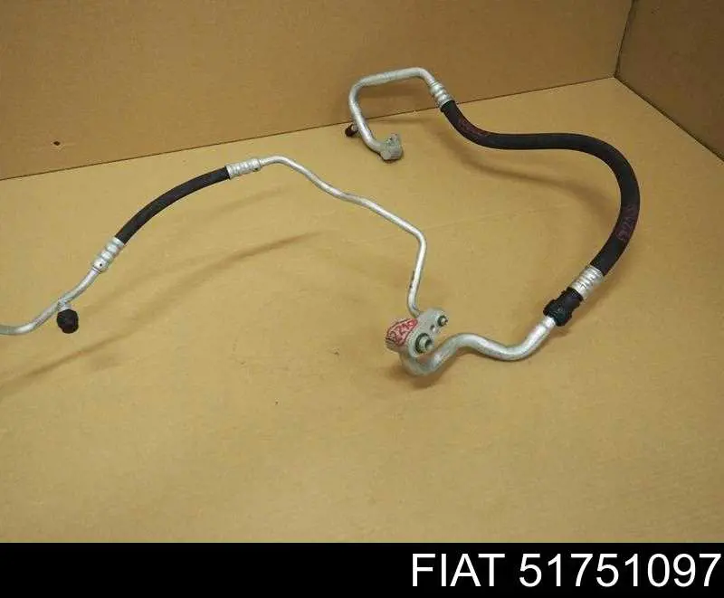 Купить 51751097 Fiat/Alfa/Lancia Шланг кондиционера, от испарителя к компрессору