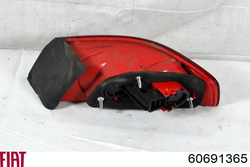 Задняя левая внешняя фара Fiat/Alfa/Lancia 60691365 цена, от 39.99 USD