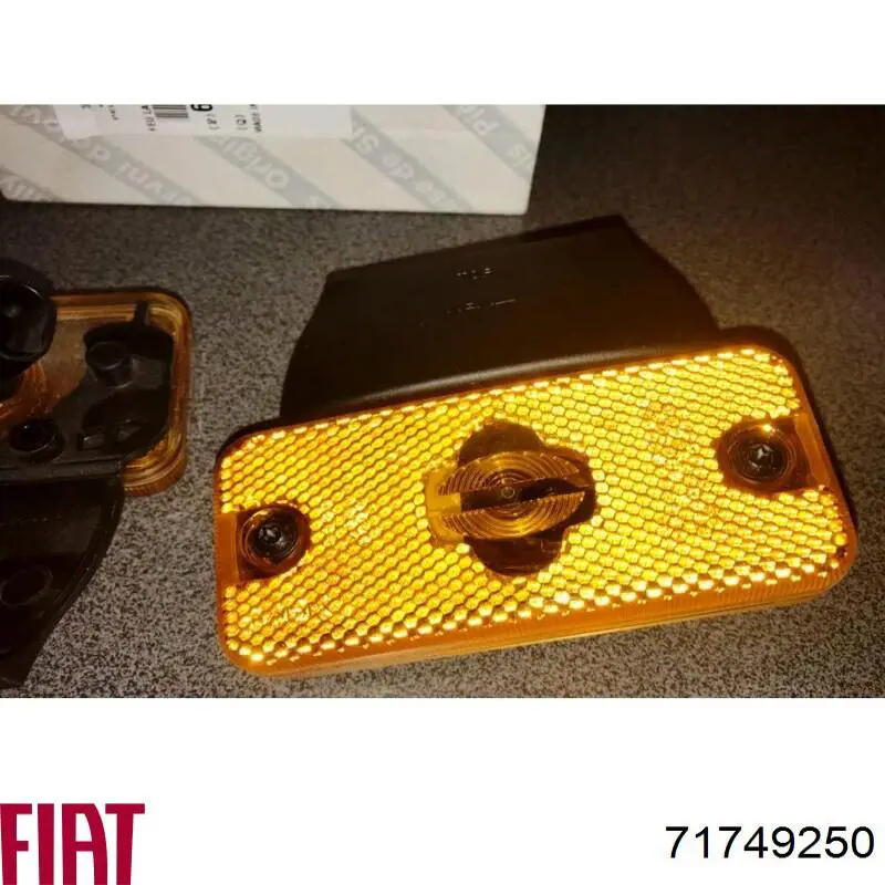 Габарит боковой (фургон) 71749250 Fiat/Alfa/Lancia