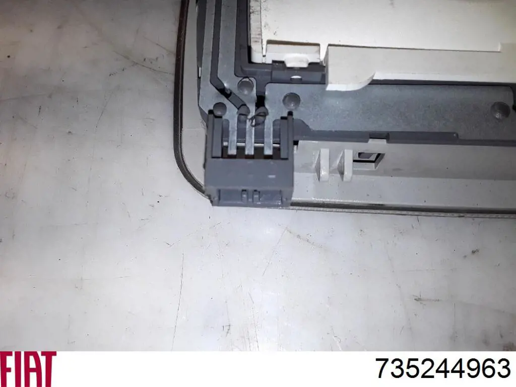 Купить 735244963 Fiat/Alfa/Lancia Плафон салона