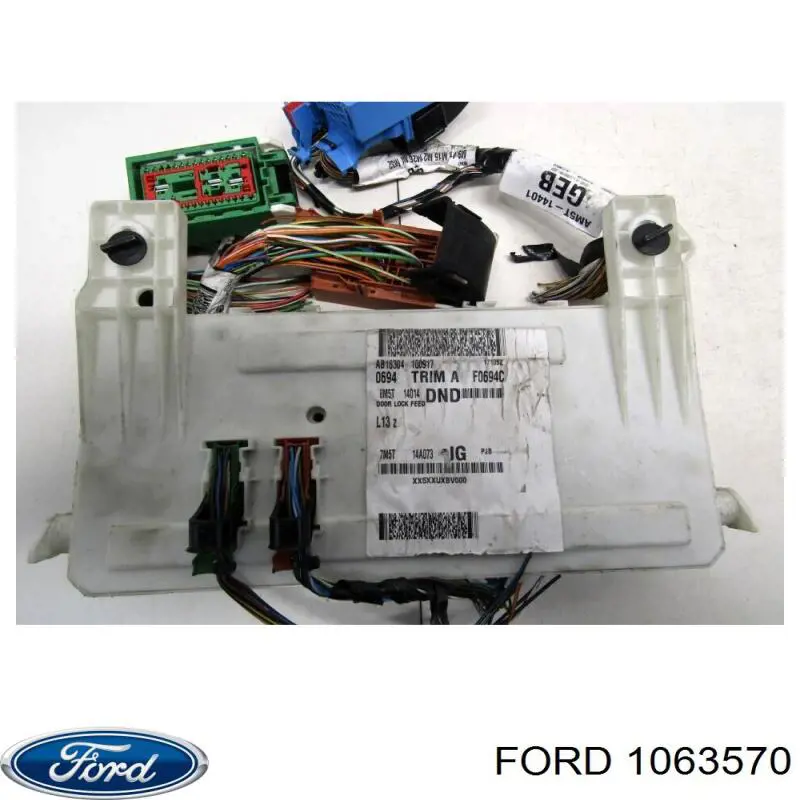 1000079 Ford крыло заднее правое