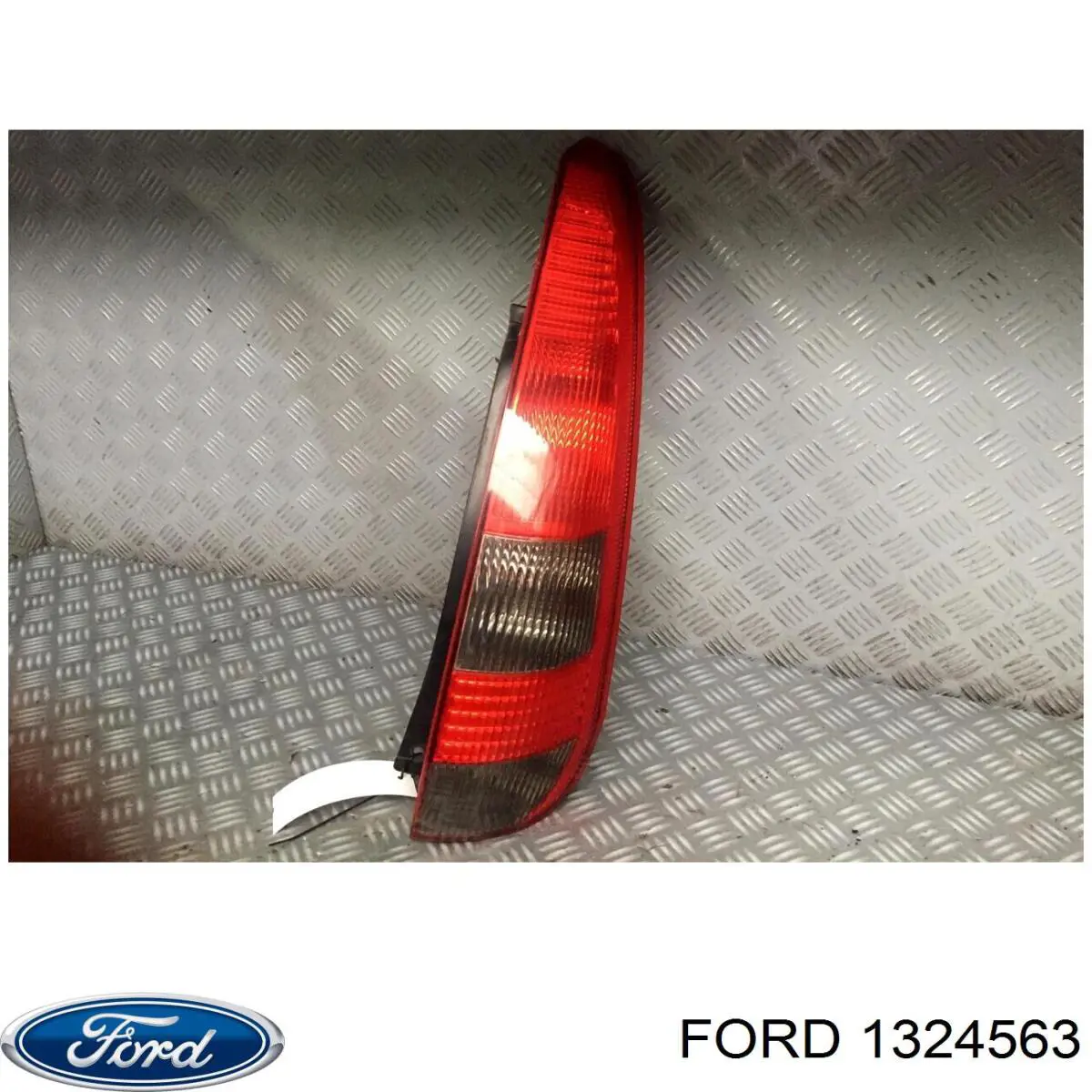Фара задняя правая внешняя Ford 1324563 цена, от 51.84 USD