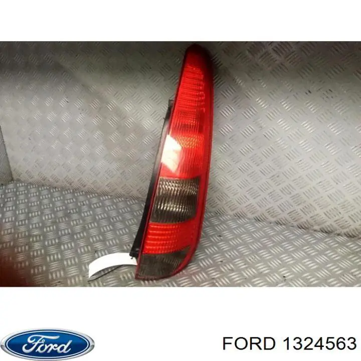 2S5113A602A Ford фонарь задний правый внешний