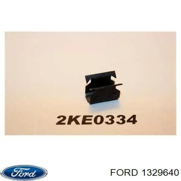 Пистон клип крепления жабо на Ford Focus ZX4 