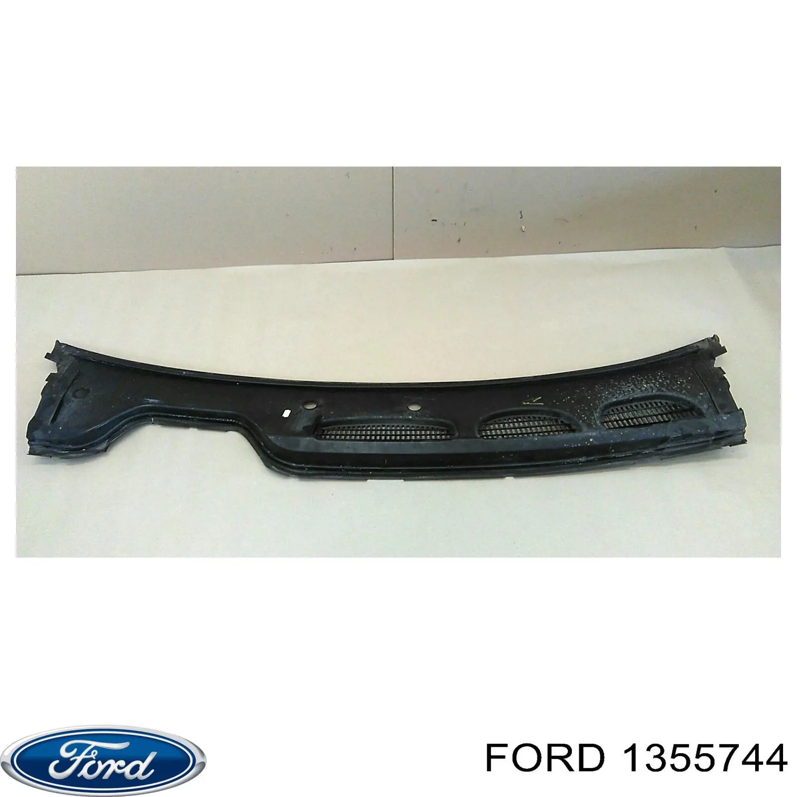  1355744 Ford