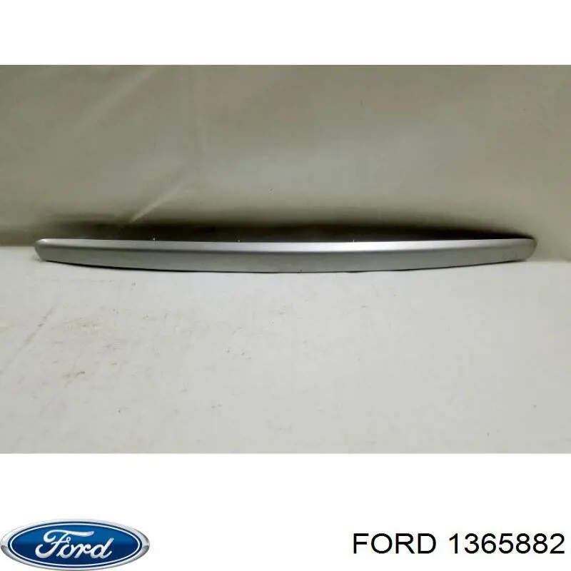 1365882 Ford Молдинг крышки багажника
