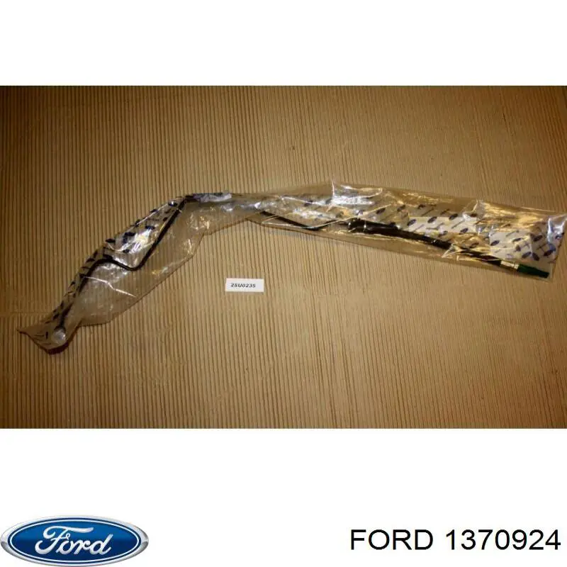  1370924 Ford