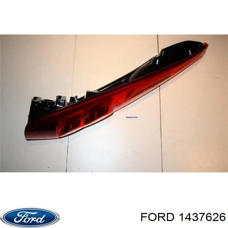 1437626 Ford фонарь задний левый