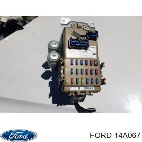 Коробка предохранителей Ford 14A067 цена, от 22.52 USD