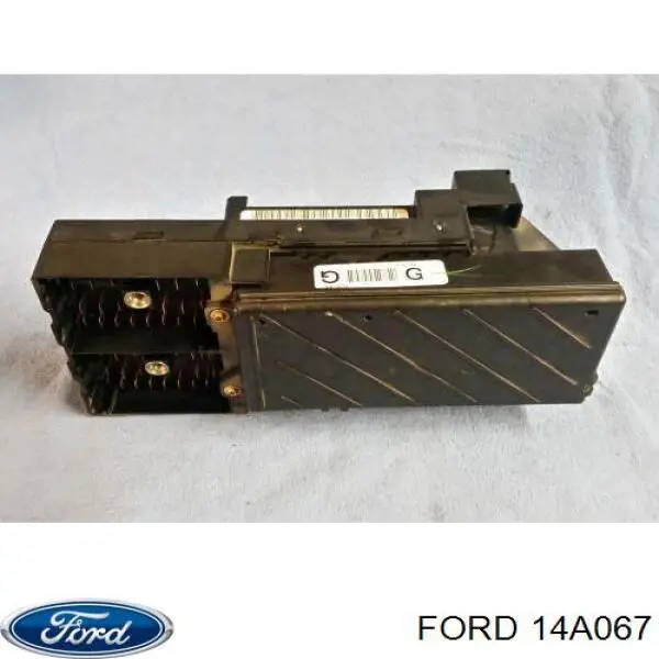 Блок предохранителей 14A067 Ford