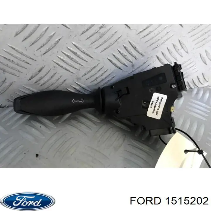 Переключатель света фар на "торпедо" на Ford Fiesta VI 
