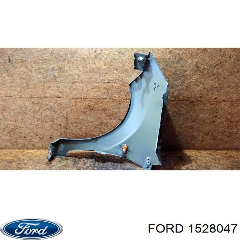 Купить 1528047 Ford Крыло переднее правое