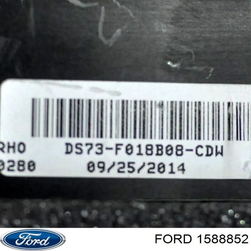 Болт крепления переднего рычага 1588852 Ford