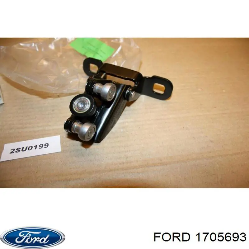 Ролик двери боковой (сдвижной) правый центральный 1705693 Ford
