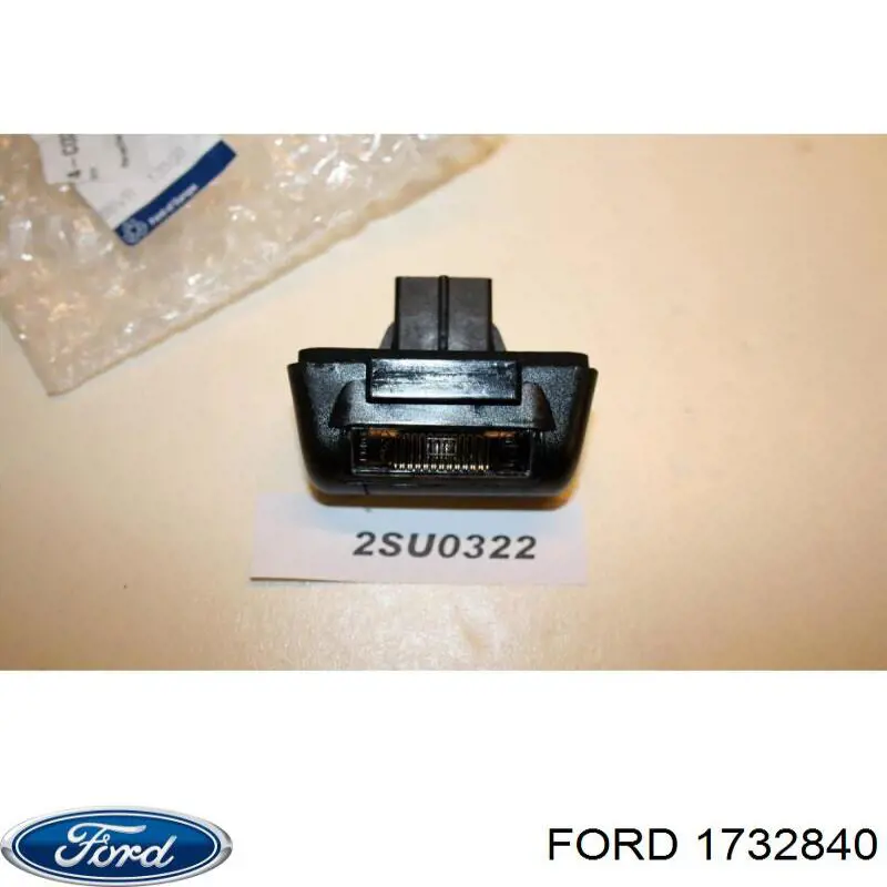 1732840 Ford Фонарь освещения номера