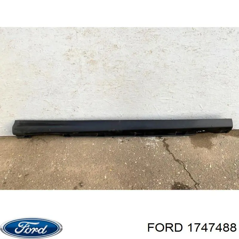 Купить 1747488 Ford Накладка (молдинг) порога наружная правая