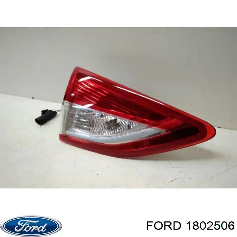 2070896 Ford Задняя левая внутренняя фара