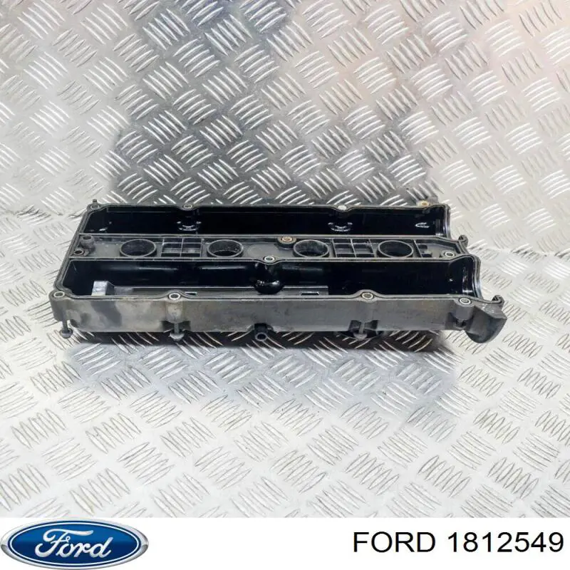 1812549 Ford Крышка двигателя