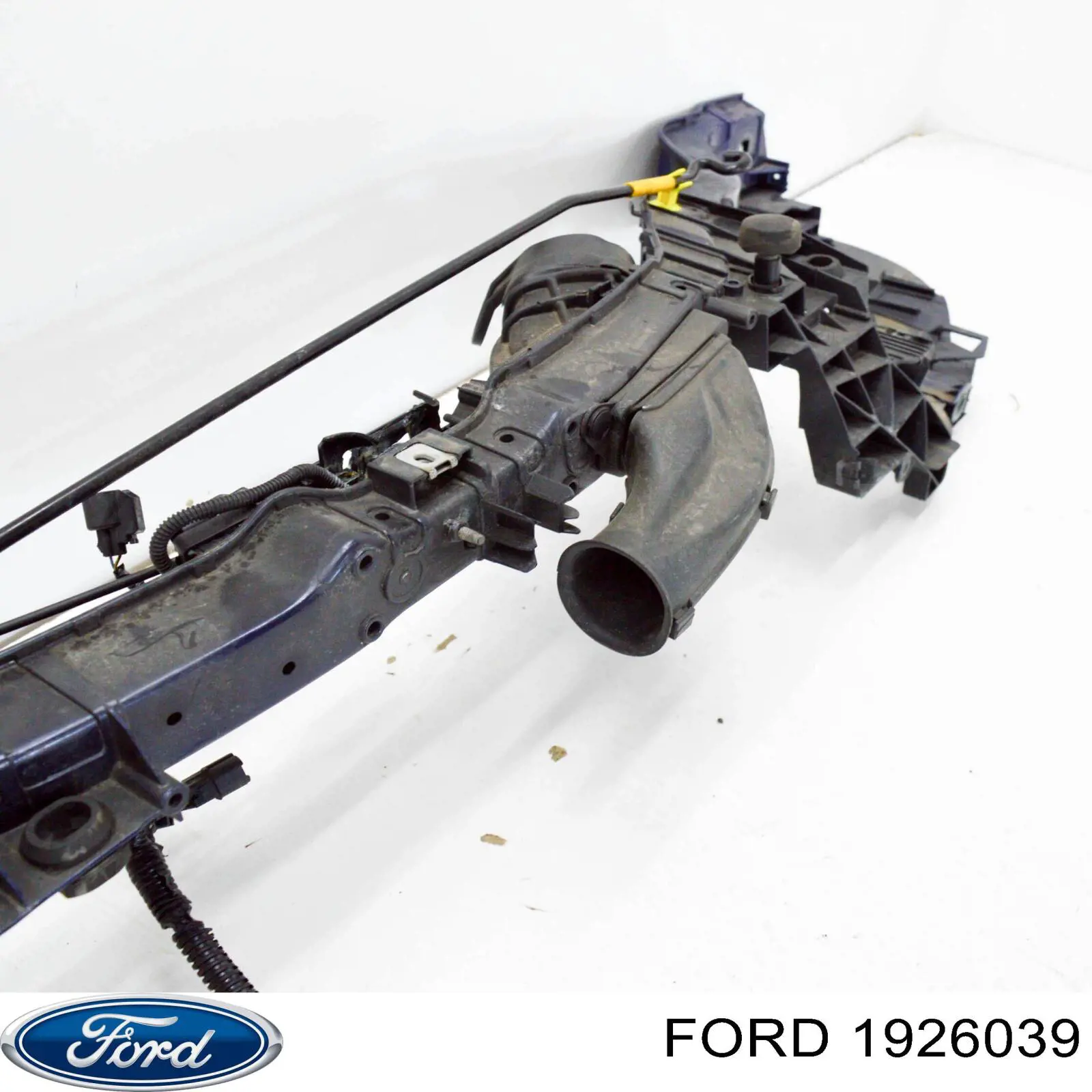 Рамка радиатора F1EB8B041AB Ford