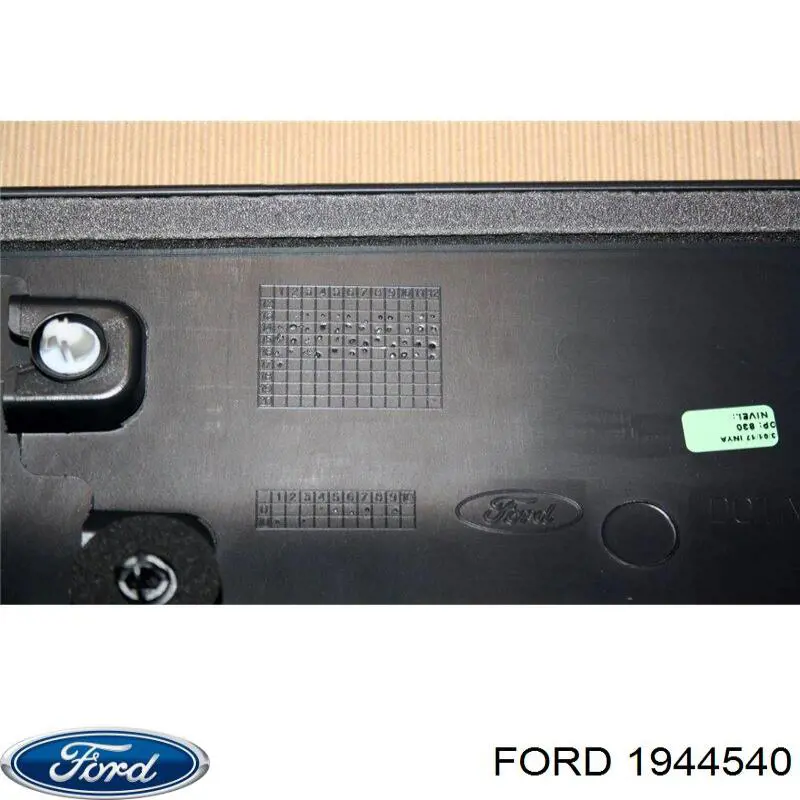1944540 Ford 