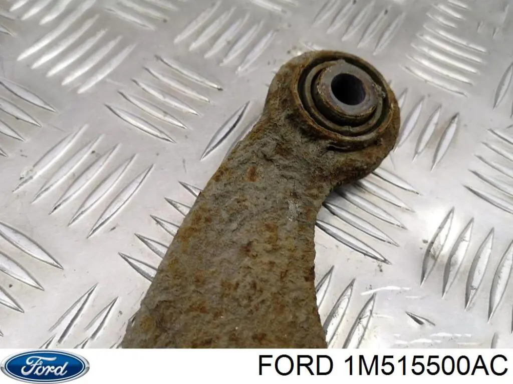 1M515500AC Ford braço oscilante superior esquerdo/direito de suspensão traseira