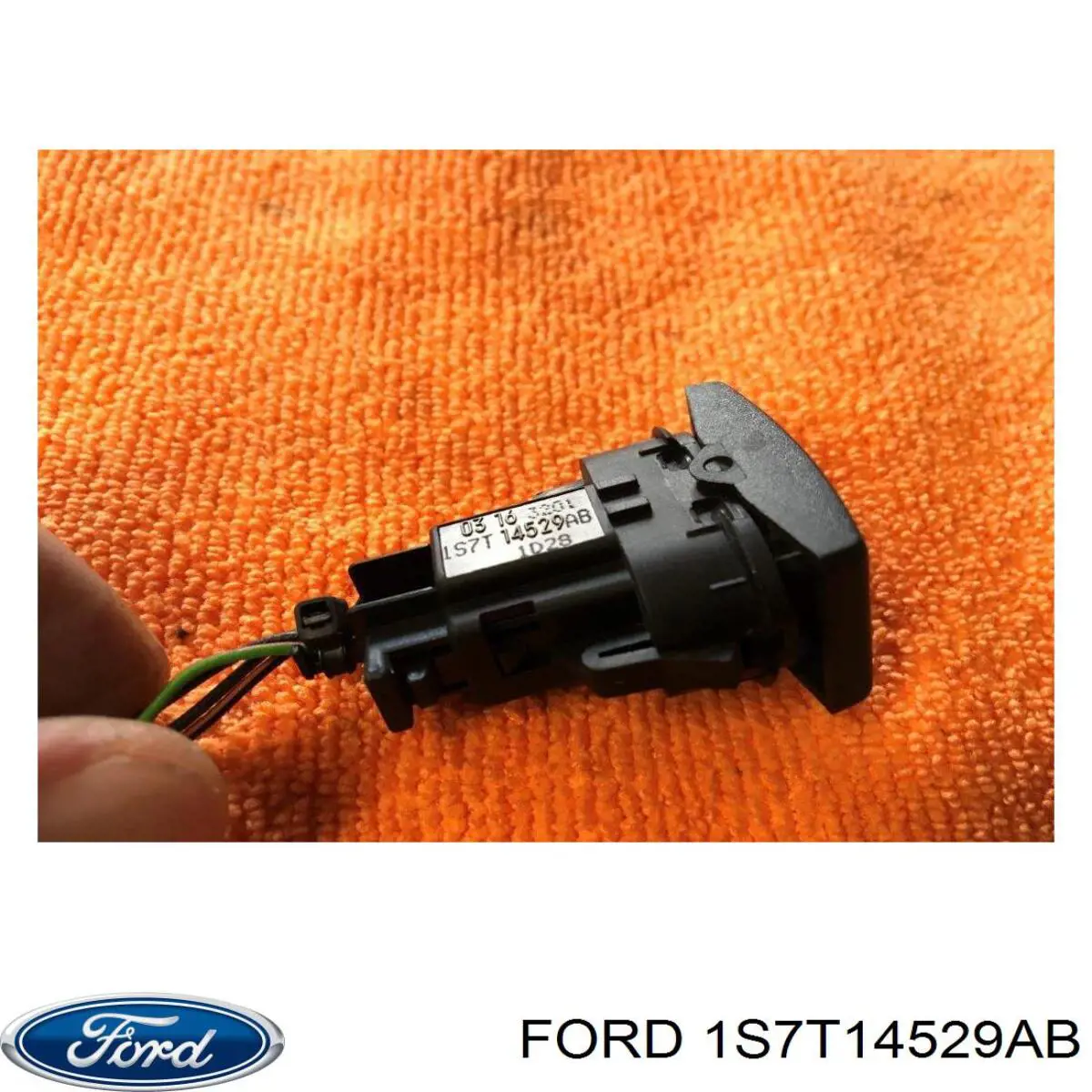 Кнопка стеклоподъемника передняя правая Ford 1123793