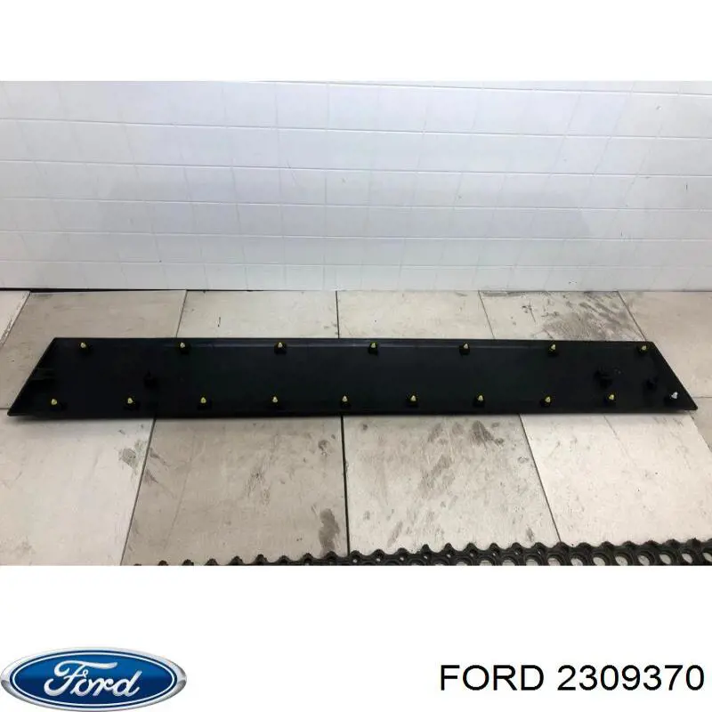 Купить 2309370 Ford Молдинг двери задней правой