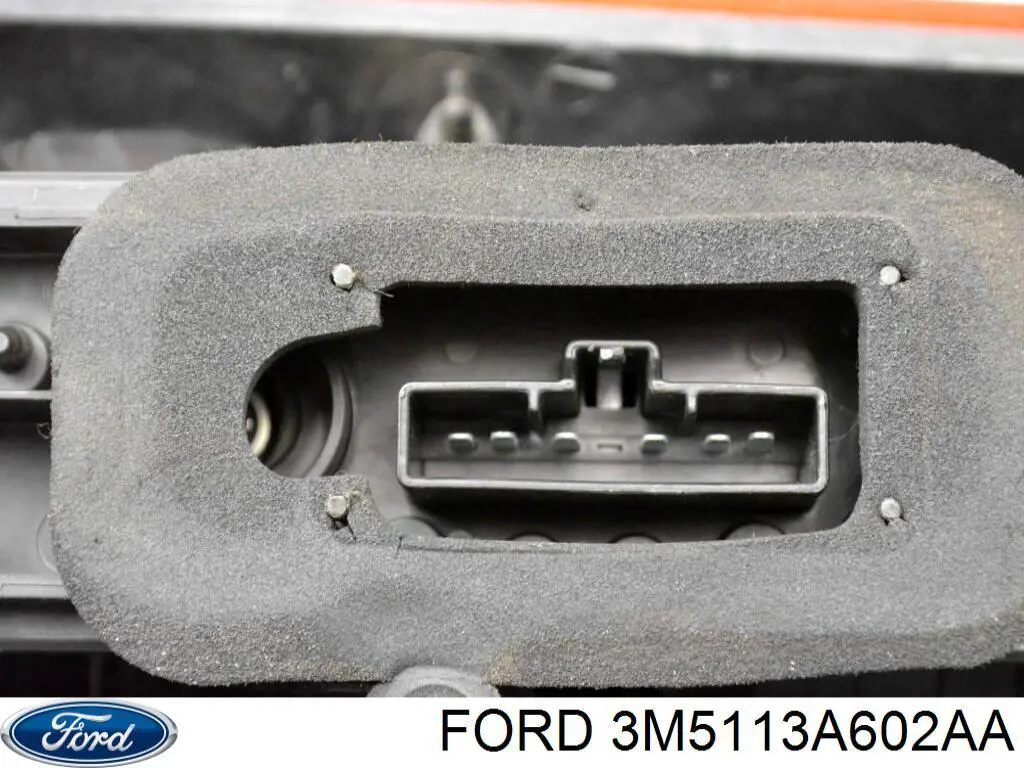 Фонари задние на Ford C-Max  DM2