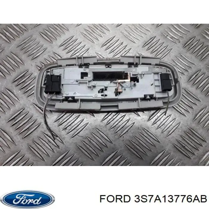 Плафон освещения салона (кабины) задний Ford 3S7A13776AB цена, от 7.60 USD