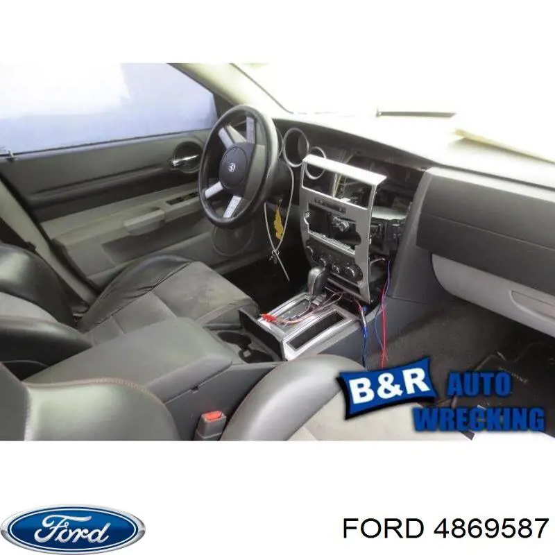  Фонарь задний левый Ford Maverick 2