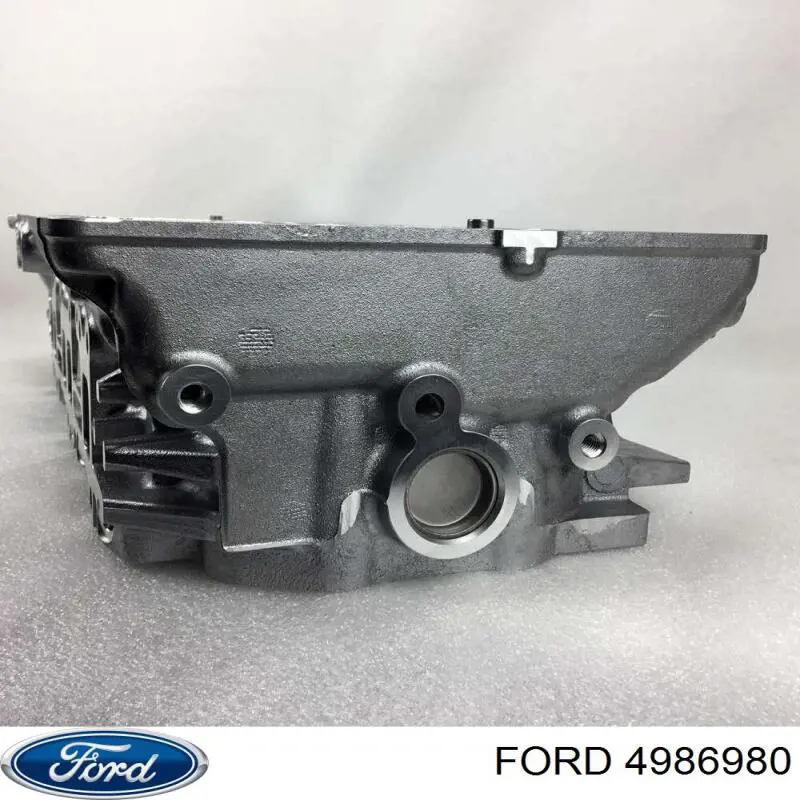 Головка блока цилиндров 4986980 Ford