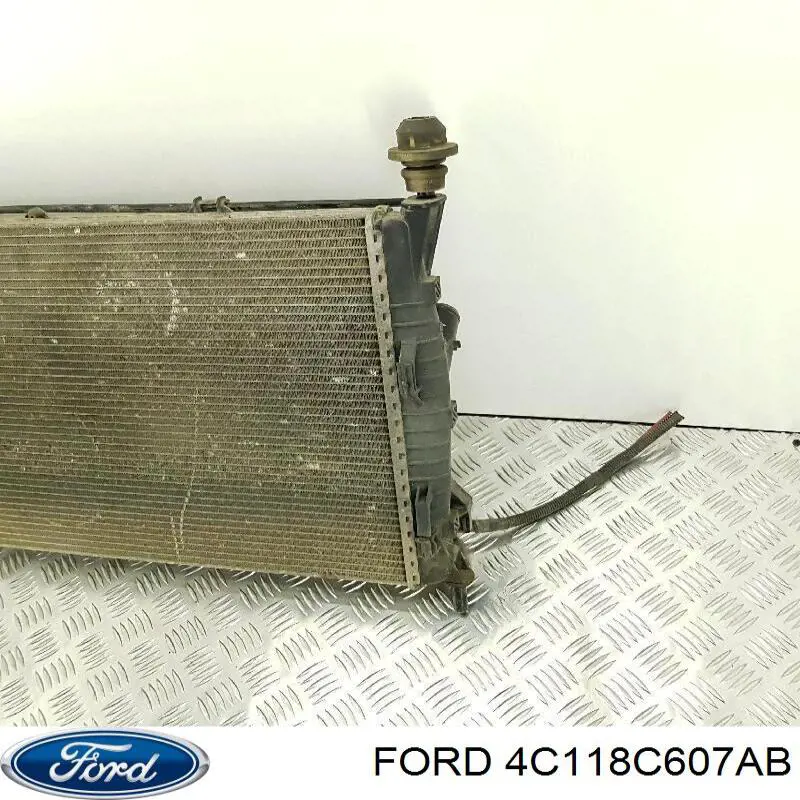 Купить 4C118C607AB Ford Диффузор вентилятора в сборе с мотором и крыльчаткой