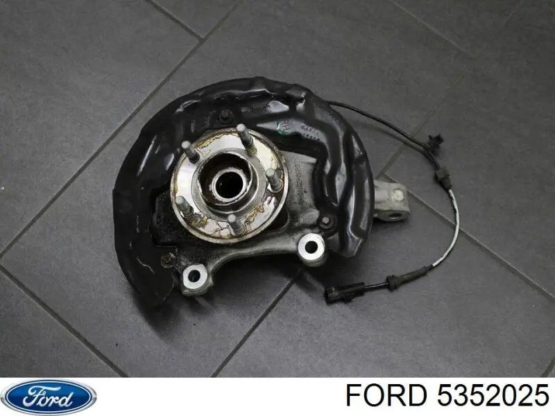 5352025 Ford Цапфа - поворотный кулак передний, левый