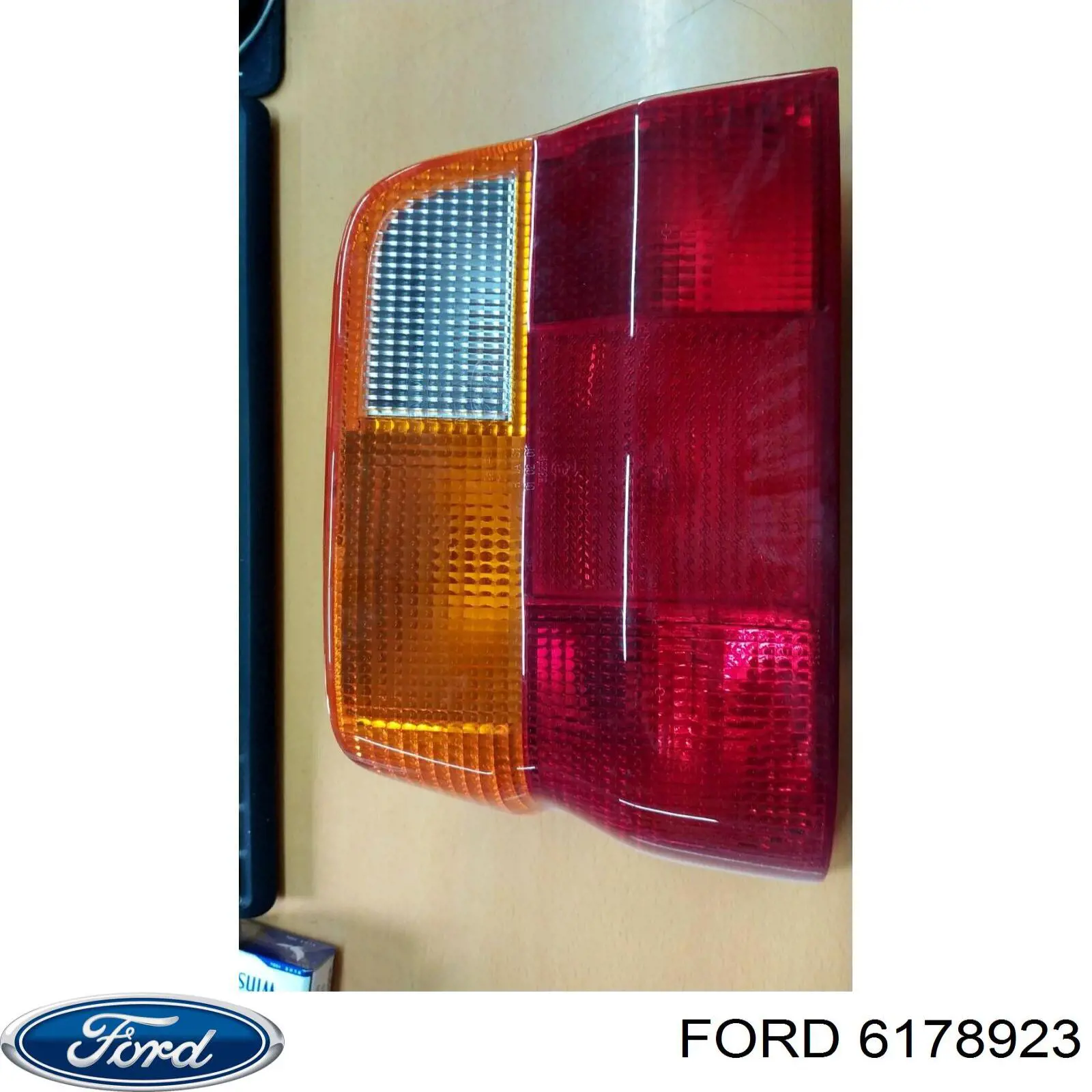 6178923 Ford lanterna traseira esquerda