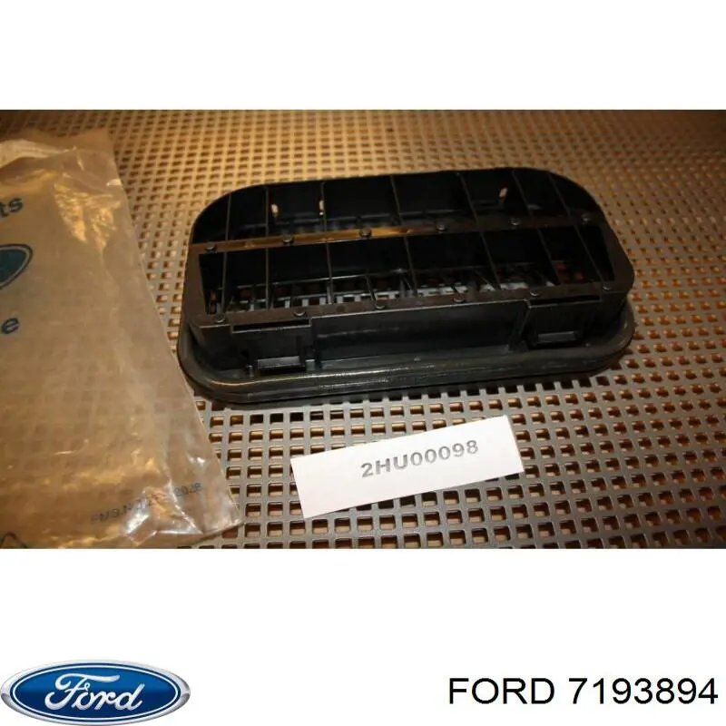 Решетка вентиляционная задняя 7193894 Ford