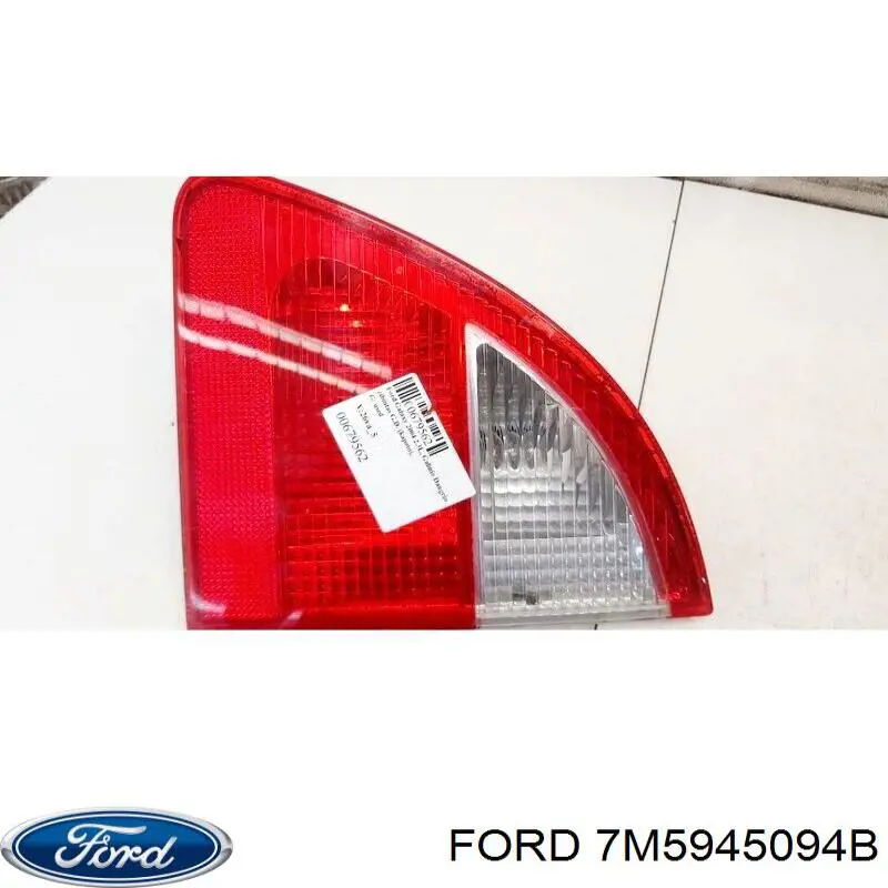 Фонарь задний правый, внутренний Ford 1382584 цена, от 16.65 USD