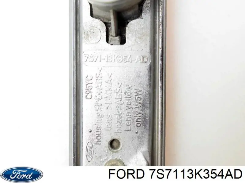 1476730 Ford Поворотник правый