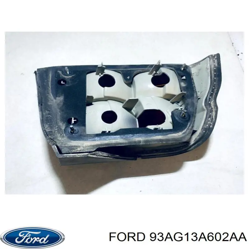 Задний фонарь 1052428 Ford
