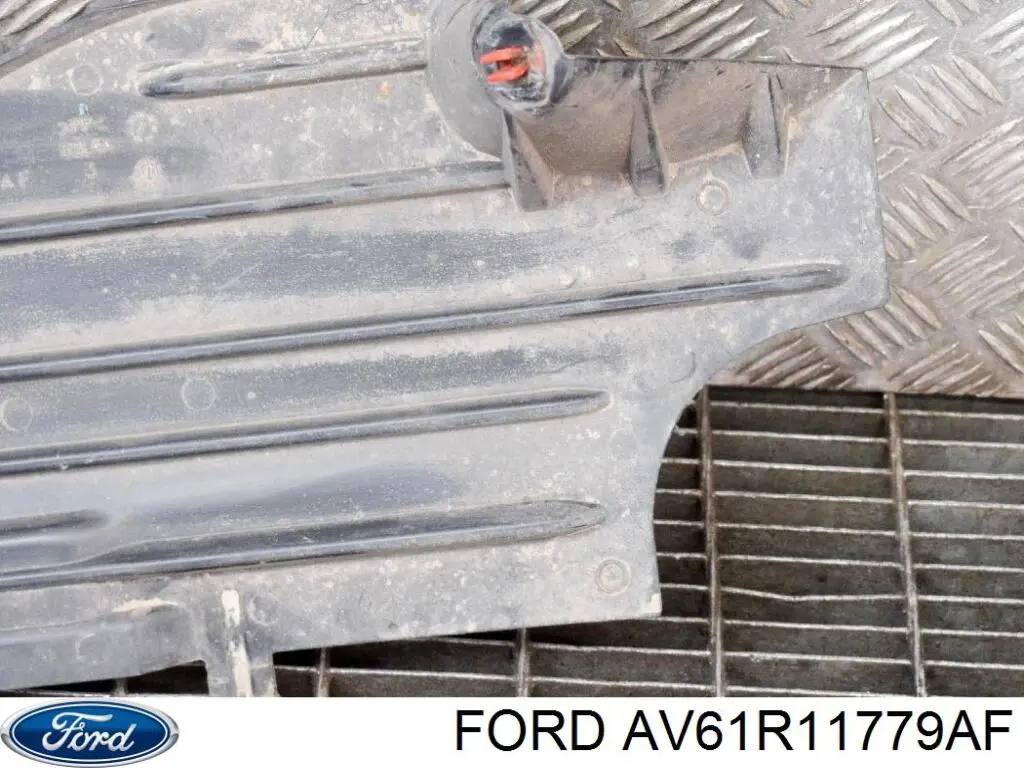 Левый дефлектор радиатора AV61R11779AF Ford