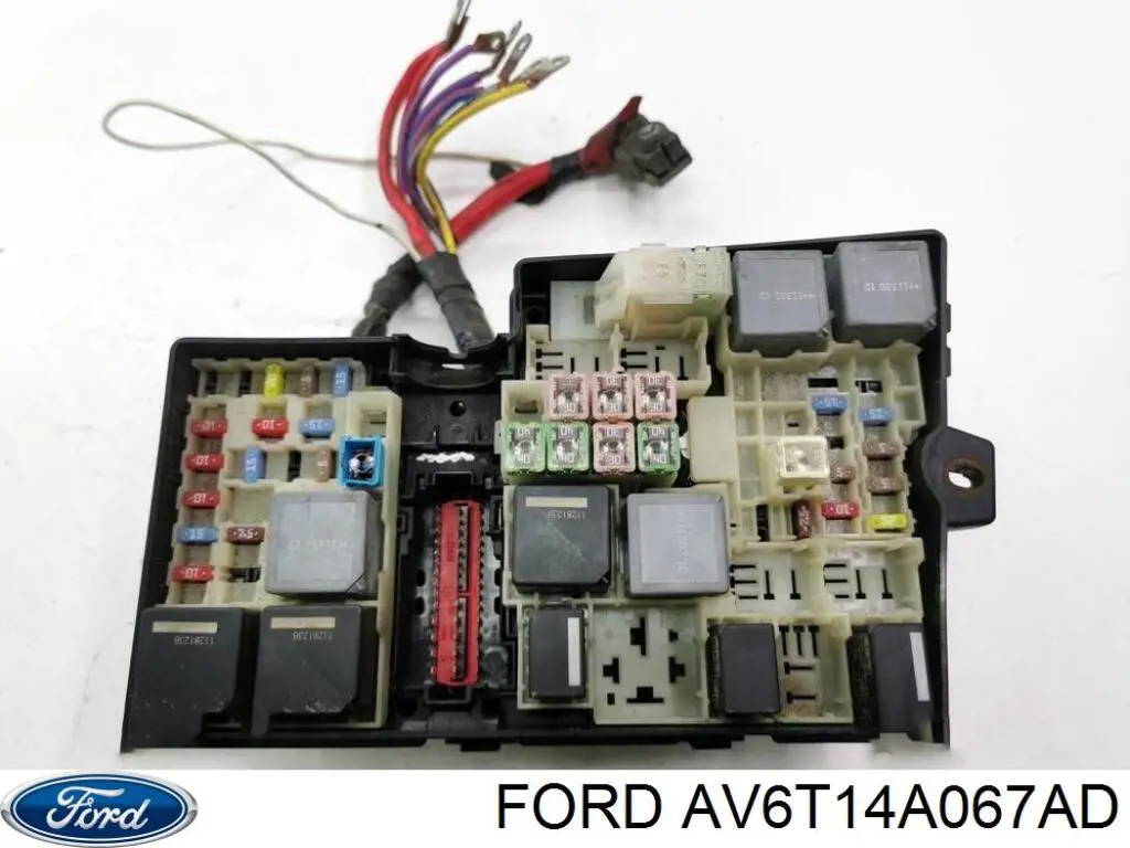 Купить 1842390 Ford Монжатный блок реле
