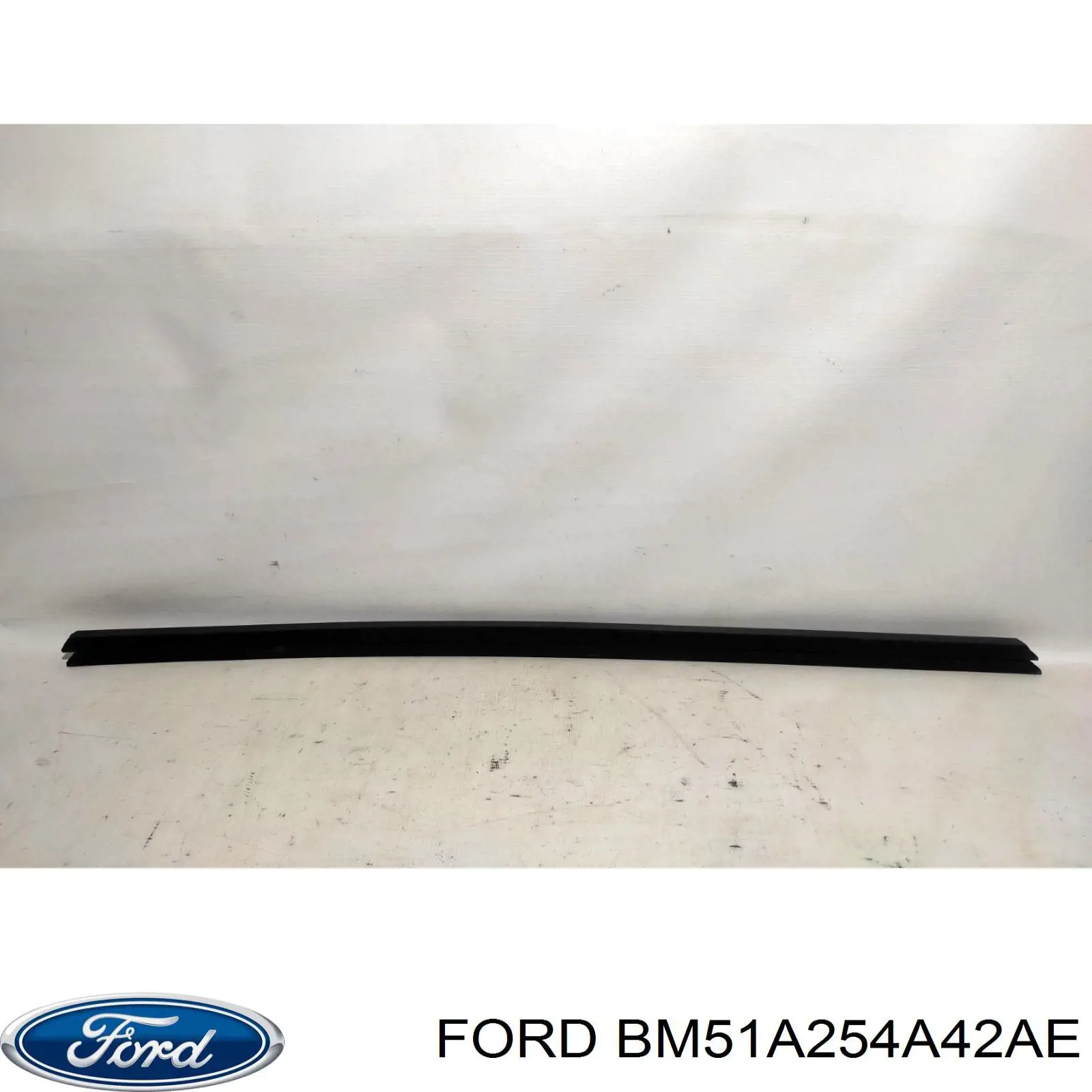 Накладка двери задней правой вертикальная 1708915 Ford