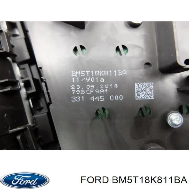 Радиоприемник на Ford Focus III CB8
