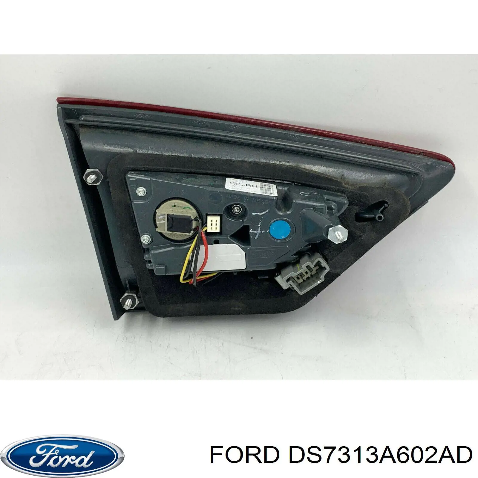 Фонарь задний правый внутренний DS7313A602AD Ford