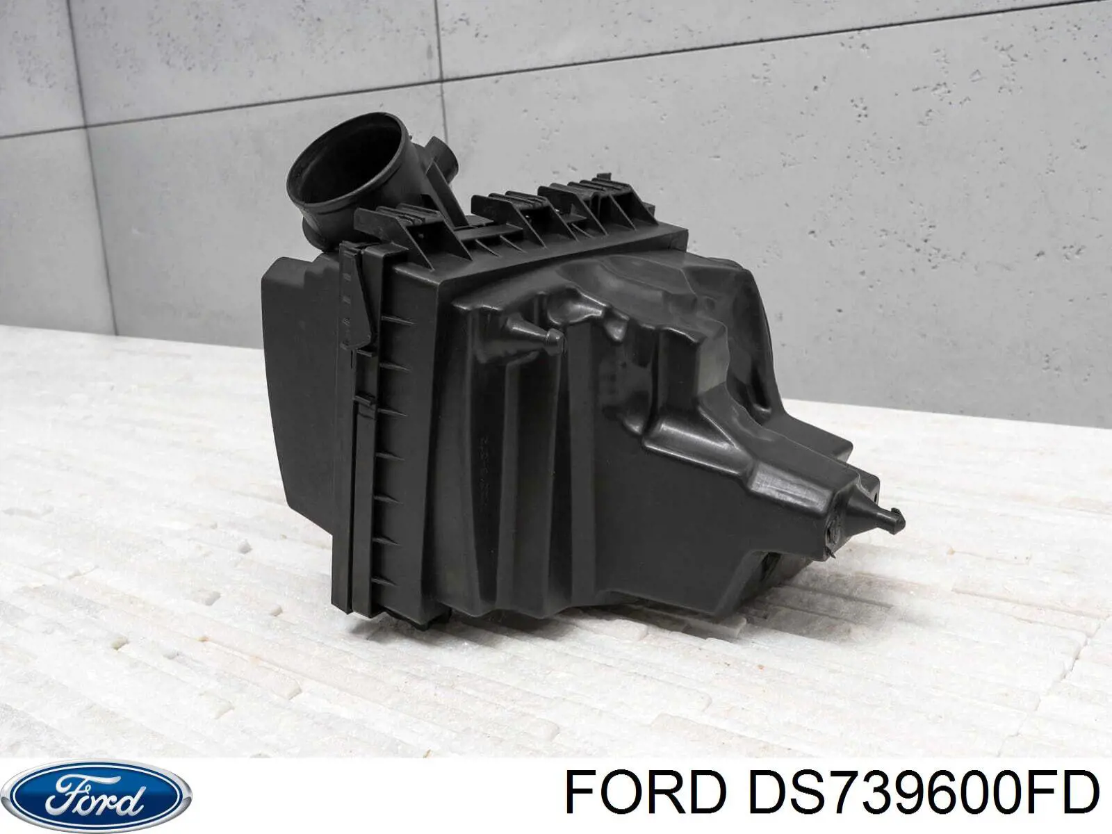 Корпус воздушного фильтра, верхняя часть DS739600FD Ford