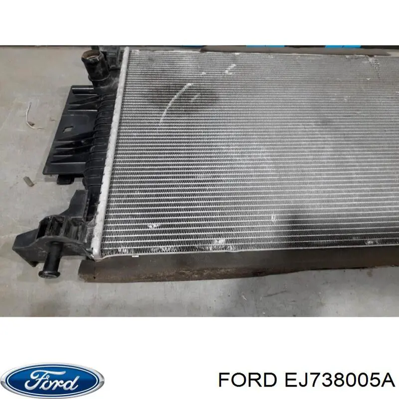 EJ738005A Ford Радиатор основной