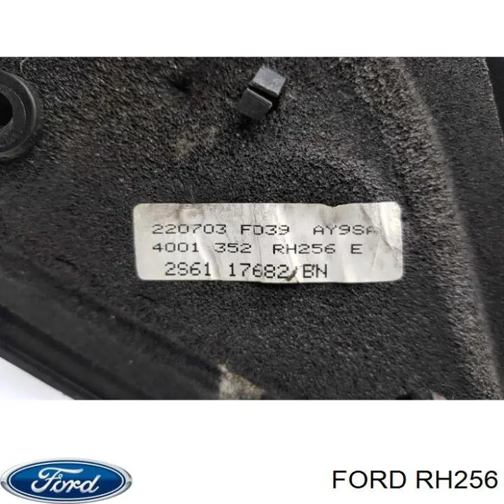 Корпус термостата RH256 Ford