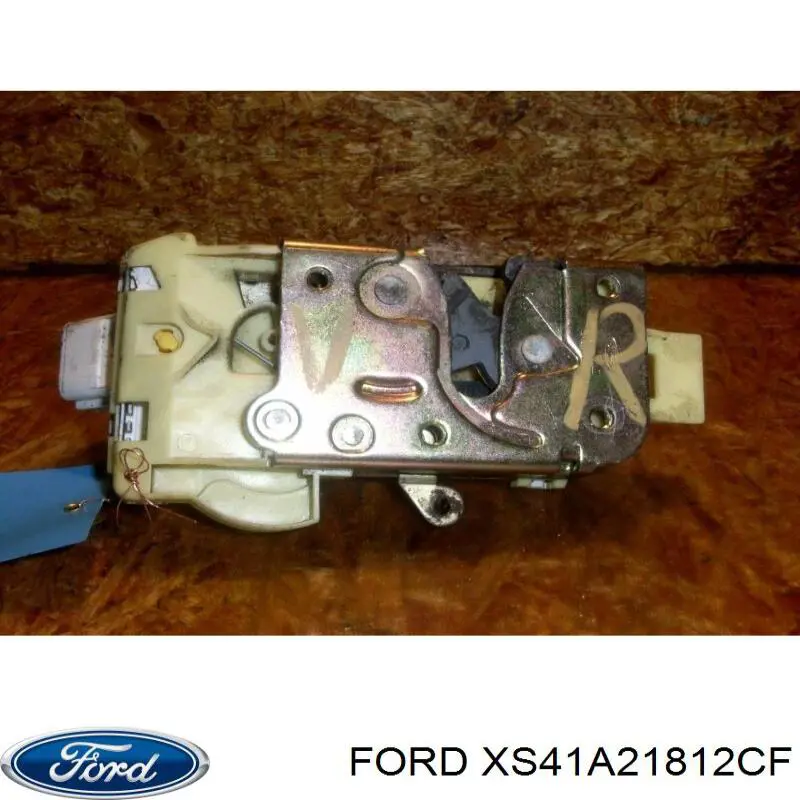 Дверной замок передний правый Ford 4057969 цена, от 12.65 USD
