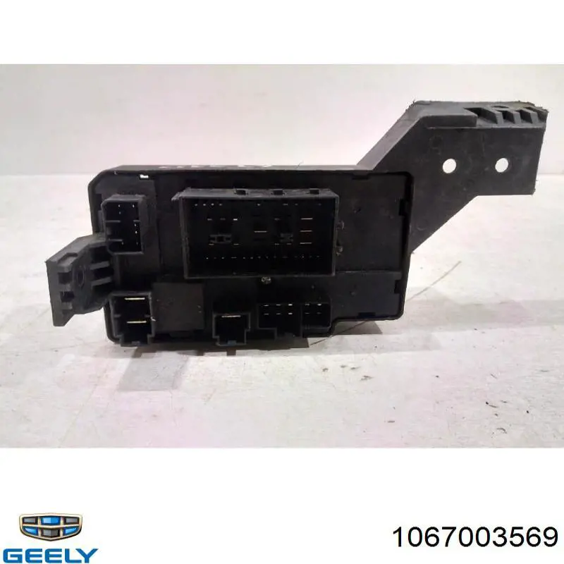1067003569 Geely Монтажный блок предохранителей