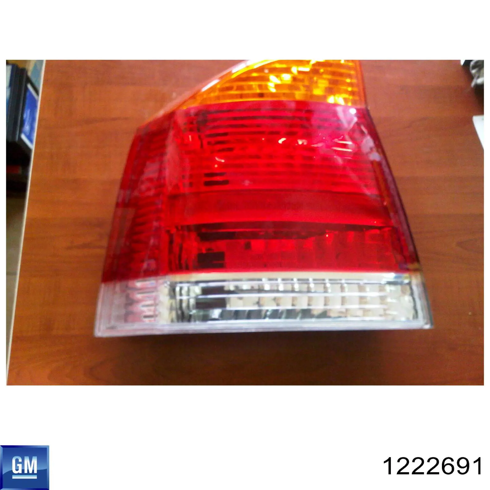 1222691 General Motors фонарь задний левый