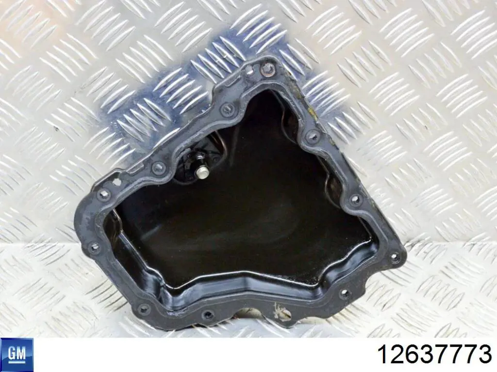 Поддон двигателя 12637773 General Motors